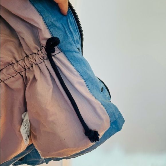 Super cute, soft denim gap jacket - Picture 4 of 11